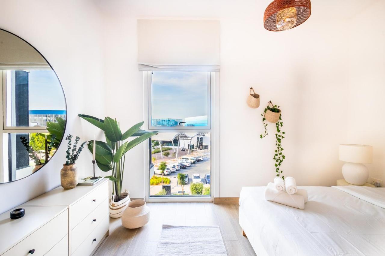 Voyage'S Stylish 1Br At Waters Edge Apartment Абу Даби Екстериор снимка