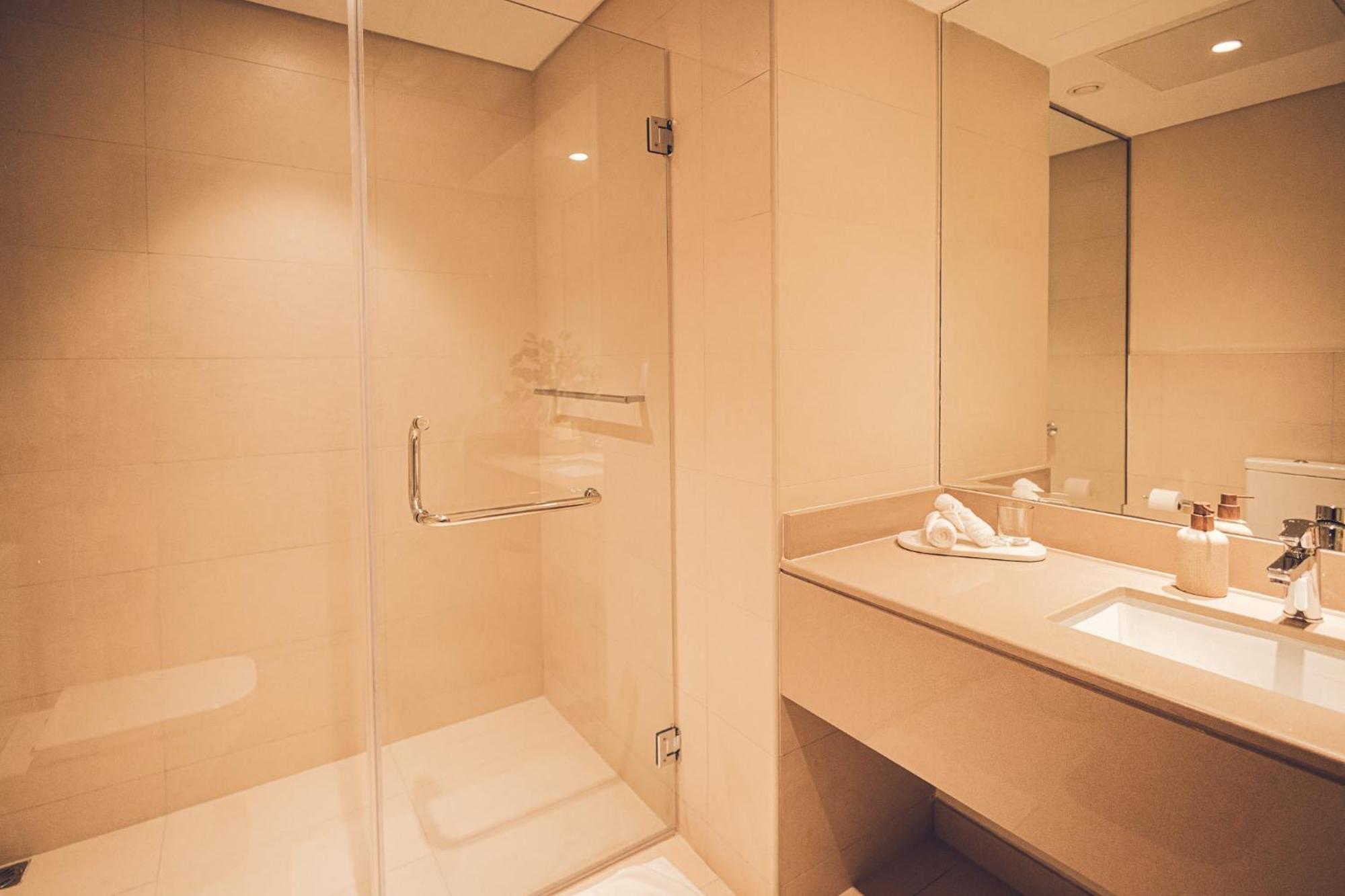 Voyage'S Stylish 1Br At Waters Edge Apartment Абу Даби Екстериор снимка