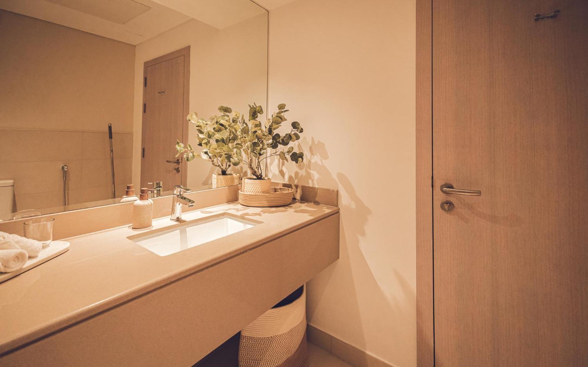 Voyage'S Stylish 1Br At Waters Edge Apartment Абу Даби Екстериор снимка