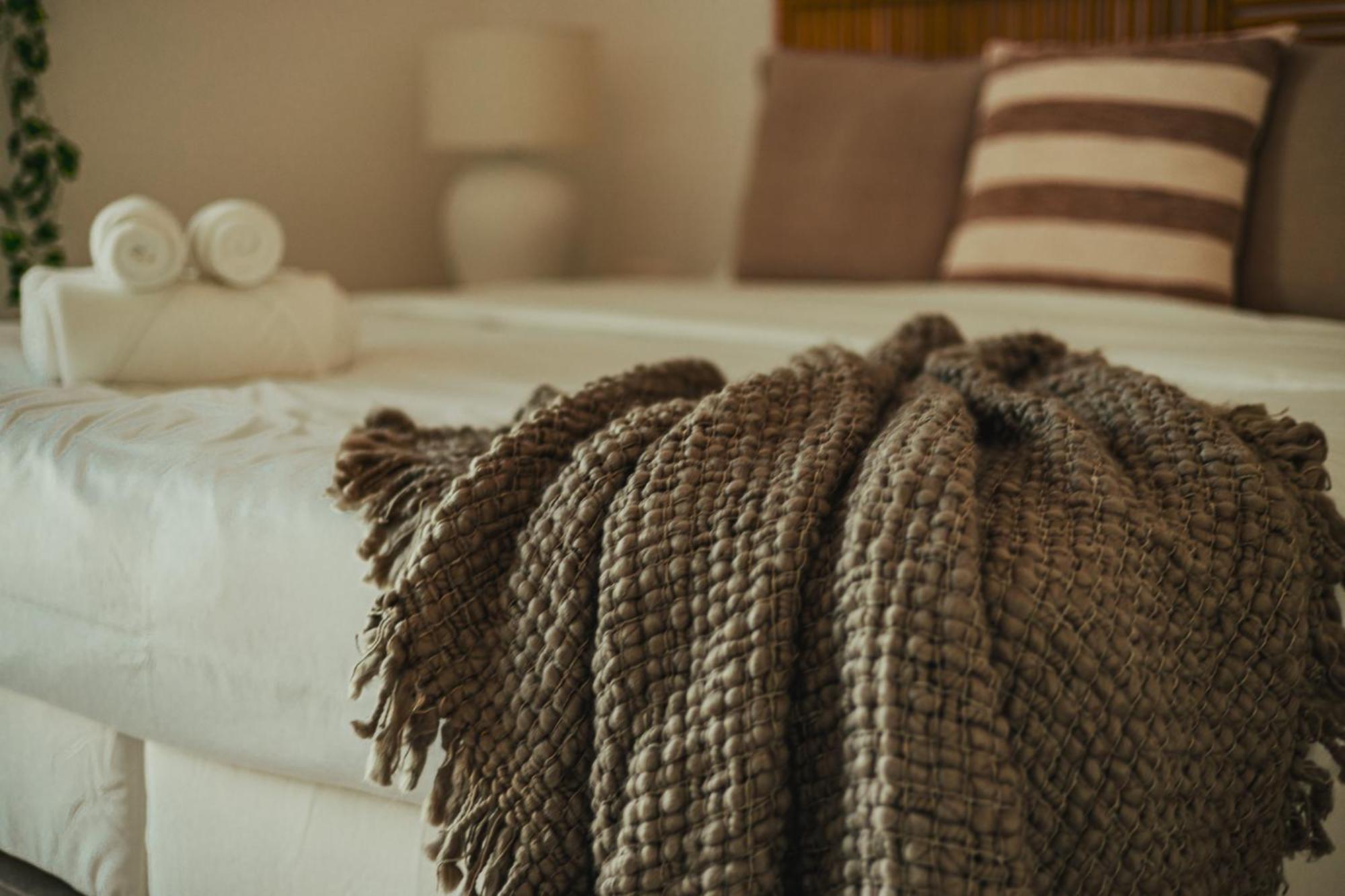 Voyage'S Stylish 1Br At Waters Edge Apartment Абу Даби Екстериор снимка